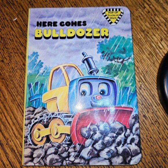Here Comes the Bulldozer Pop-Up Book 1992 by David Breverton Hard Cover - Picture 1 of 5